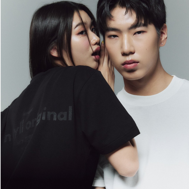 ANWYLL ORIGINAL Regular T-shirt เสื้อยืดคอกลม