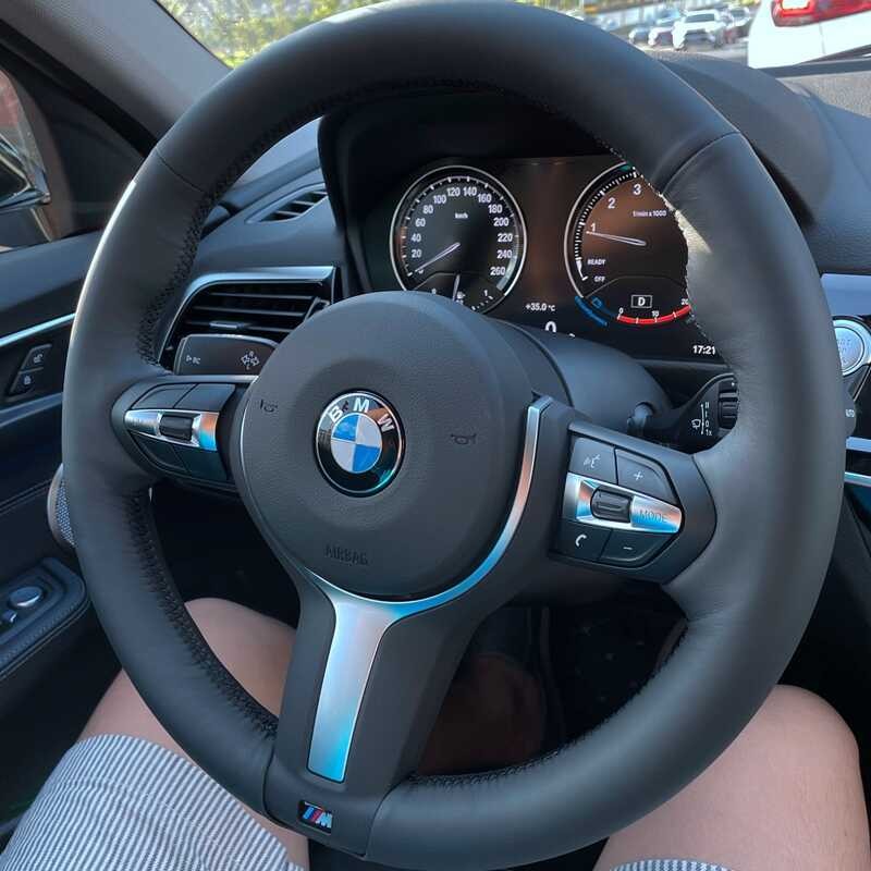 ி ฝาครอบพวงมาลัยรถยนต์ที่กำหนดเองสำหรับ F87 M2 F80 M3 F82 M