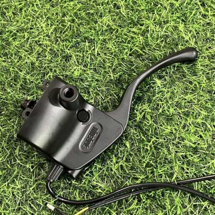 J เก้ารถยนต์ไฟฟ้า Q80c Q30c โรงงานเดิมจับเบรคเก้า Q85c Q0c คันเบรคเดิมซ้าย