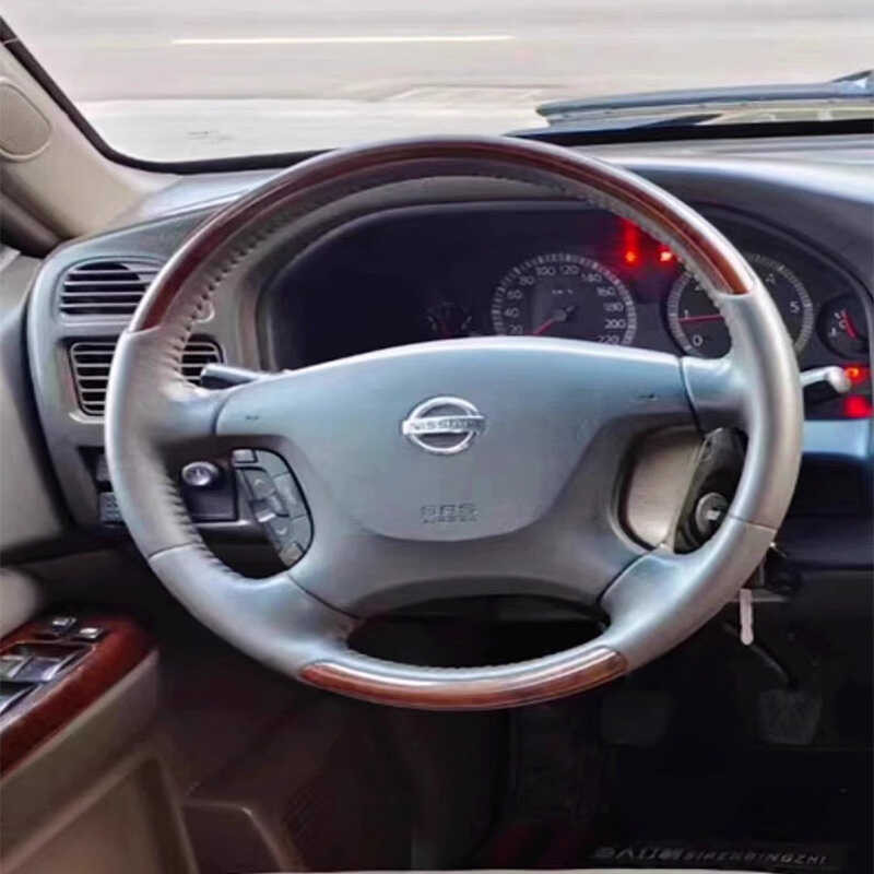 ி  Nissan Patrol Y61 อะไหล่หนังแท้สีดำที่กำหนดเองเจ