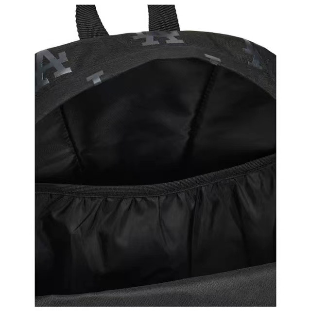 ♞,♘,♙️แท้ % MLB กระเป๋าเป้สะพายหลังใบใหญ่ กระเป๋าแฟชั่นใส่ได้ทั้งผู้หญิงและผู้ชาย MLBรุ่นใหม่ kdie