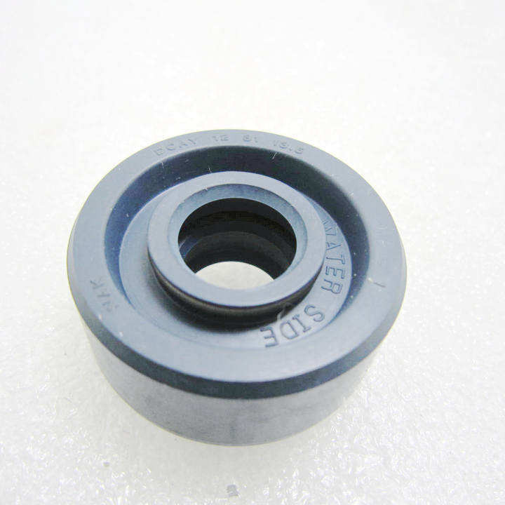 ต้นฉบับนําเข้า Yamaha TZR250 3MA 3XV V2 ปั๊มน้ําซีลน้ํามัน 12-31-13.5 ชิ้นส่วนที่ไม่ใช่ในประเทศ