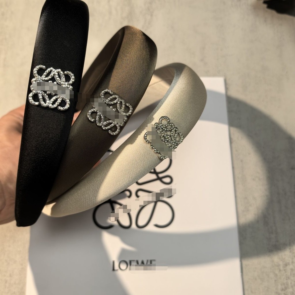Loewe ฤดูใบไม้ร่วงและฤดูหนาว High-end Luojia Hairband ผู้หญิงฝรั่งเศสอเนกประสงค์แฟชั่น Internet Celebrity Hairpin Letter Head