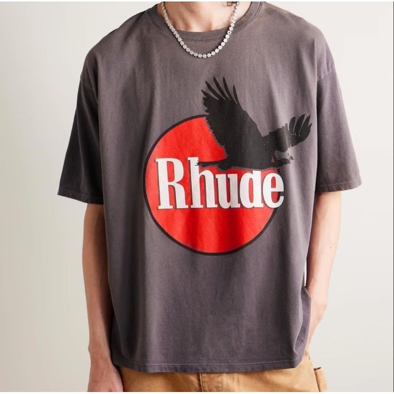 ♞เสื้อยืดแขนสั้น Rhude Eagle Logo Graphic Tee XXF