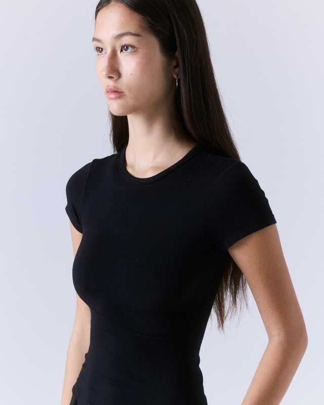 AIMER - Ivy Slim Fit Tee เสื้อยืดครอป แขนสั้น