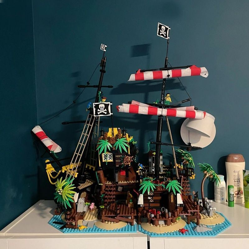 ใช้งานร่วมกับ LEGO Barracuda Bay Pirates of the Caribbean Shipwreck ประกอบบล็อกตัวต่อสำหรับเด็กชายแ