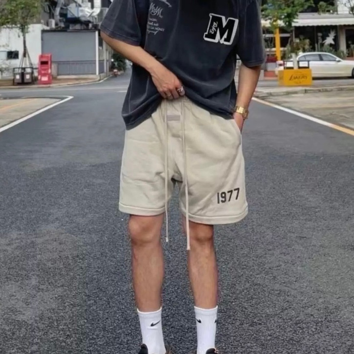 Fear Of God Essentials 1977 กางเกงขาสั ้ นเหงื ่ อของแท ้