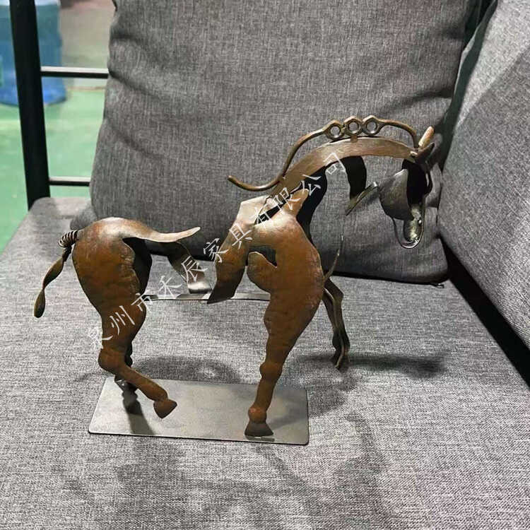 ม้าอิเหนาประติมากรรมม้า Adonis กลวงออกโต๊ะตกแต่งโลหะประดับ