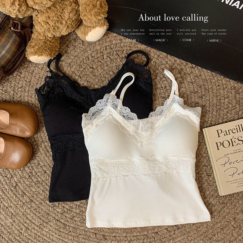 Pure Desire เสื้อกั๊กลูกไม้สลิงไม่มีรอยต่อพร้อมแผ่นรองหน้าอกคอวีเซ็กซี่สวยกลับ