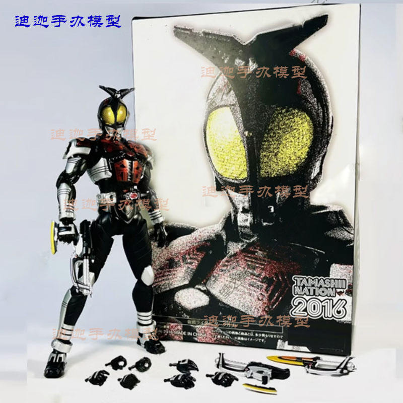 SHF จริงกระดูกแกะสลักอัศวิน kabuto หน้ากาก dark เกราะต่อสู้เหล็กต่อสู้ Kongga ข้อต่อที่สามารถเคลื่อ