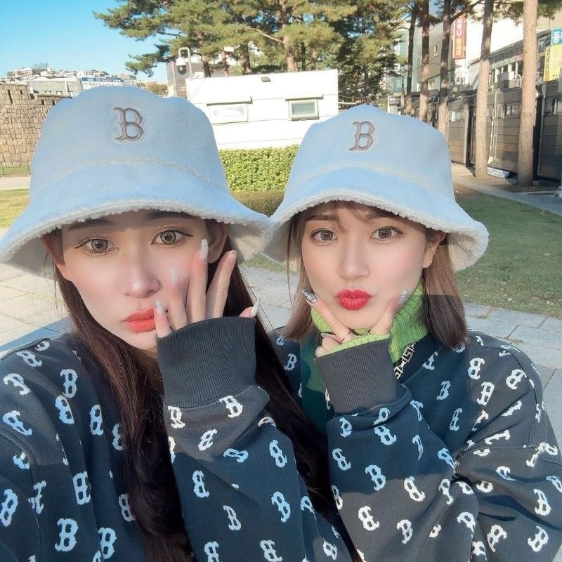 แท้  MLB Fleece/Fur Bucket Hat NY, B Boston หมวกบักเก็ต หมวกปีกกว้าง ขนนุ่ม สีขาว สีเบจ สีน้ำตาล