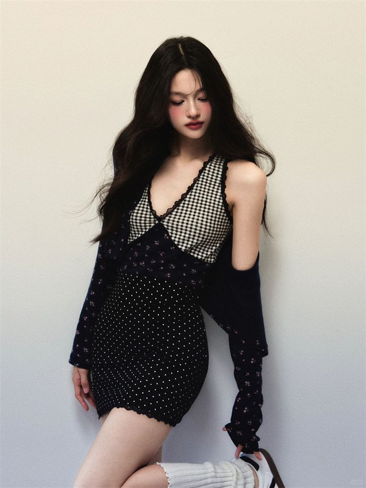 Shanmieleng การออกแบบฝรั่งเศสคอวี Halterneck ชุดผู้หญิงฤดูใบไม้ร่วงใหม่สไตล์ฝรั่งเศสเอวแคบกระโปรง All-Match ชุดคาร์ดิแกน