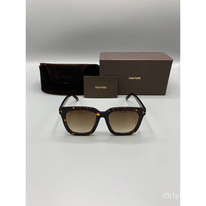 Tom Ford sunglasses เลนส์สีชากรอบลายกระ !