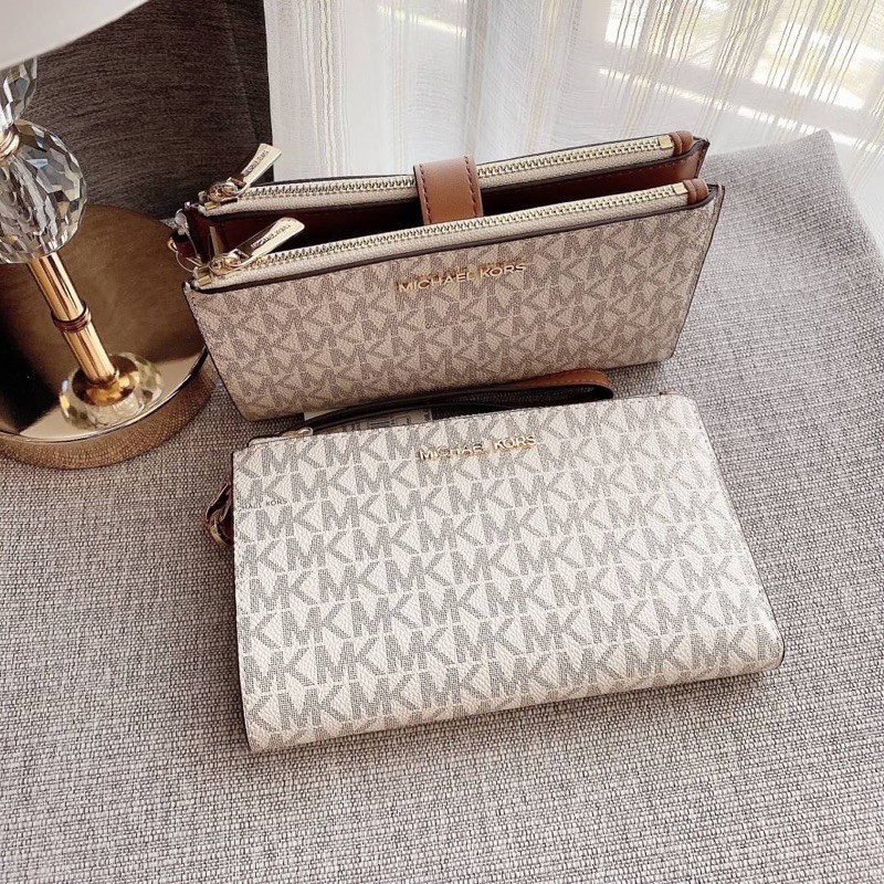 ผ่อน0%~แท้100% กระเป๋าสตางค์ 2zip ใบใหญ่จุใจ MICHAEL KORS JET SET TRAVEL 35F8GTVW0B 35F8GTVW0L uri