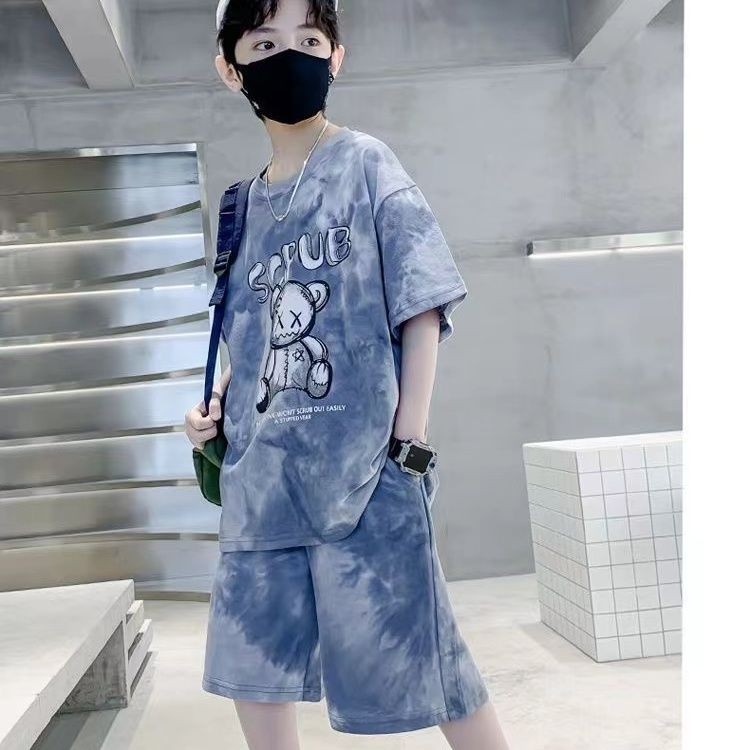 ones.th🌼 เสื้อผ้าฤดูร้อนสำหรับเด็กผู้ชายวัยกลางคนและเด็กโต 2025 สไตล์ร้อนกางเกงขาสั้นแขนสั้นหล่อชุ