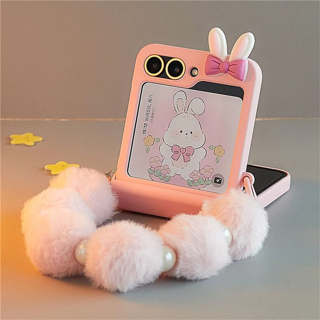 น่ารักสีชมพูโบว์กระต่ายหูเคสโทรศัพท์สําหรับ Samsung Galaxy Z Flip 5 6 Z Flip6 ZFlip 5 Zflip6 Zflip5 กันกระแทกฝาหลังพร้อมสร้อยข้อมือมุก Hairball