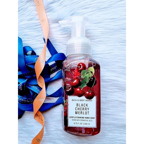 ในสต็อก Bath and Body Works Hand Soap - Black Cherry Merlot