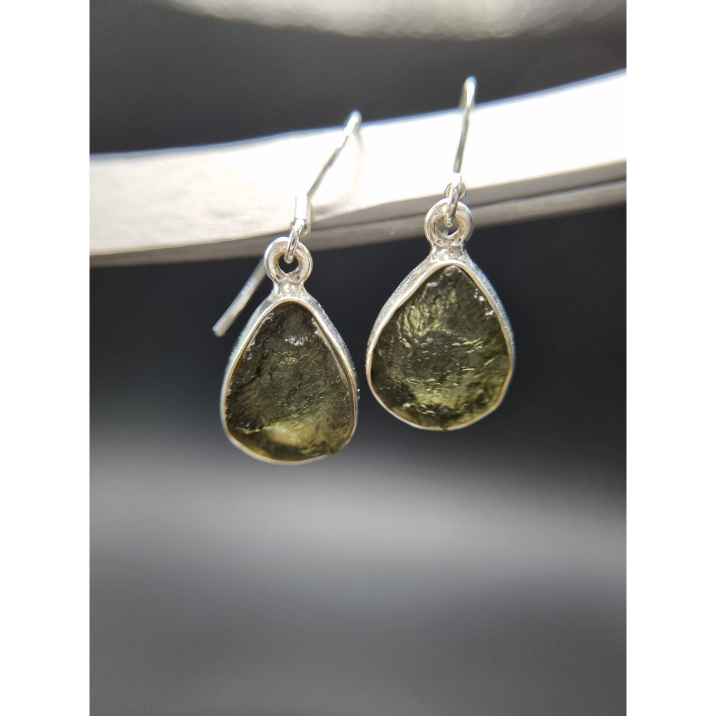 ต่างหู Moldavite เงินแท้
Silver AG 925/1000
Czech republic