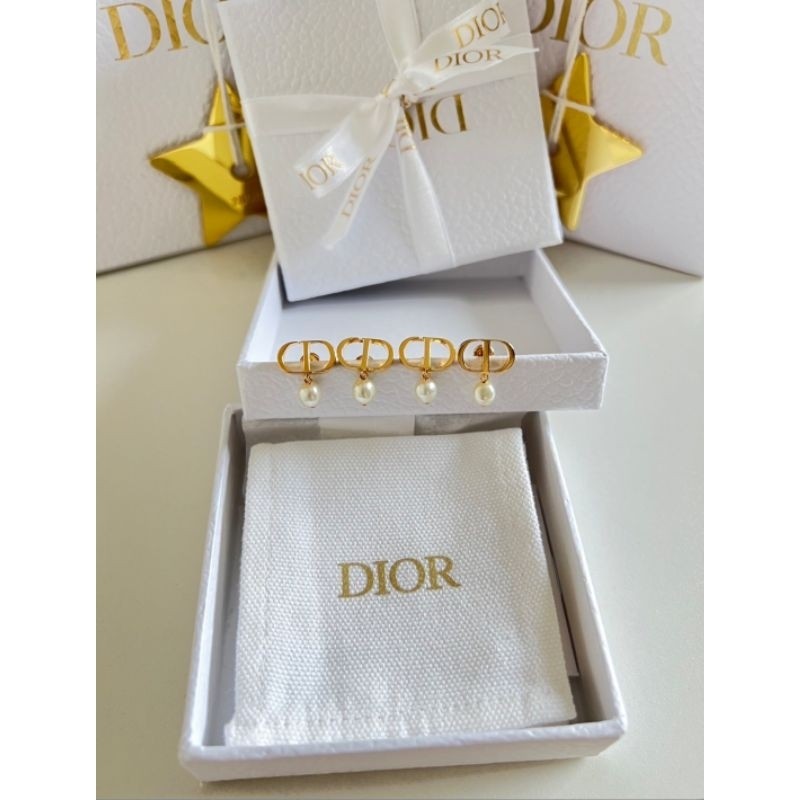 New Dior earrings ของแท้ รุ่นฮิต พร้อมส่ง