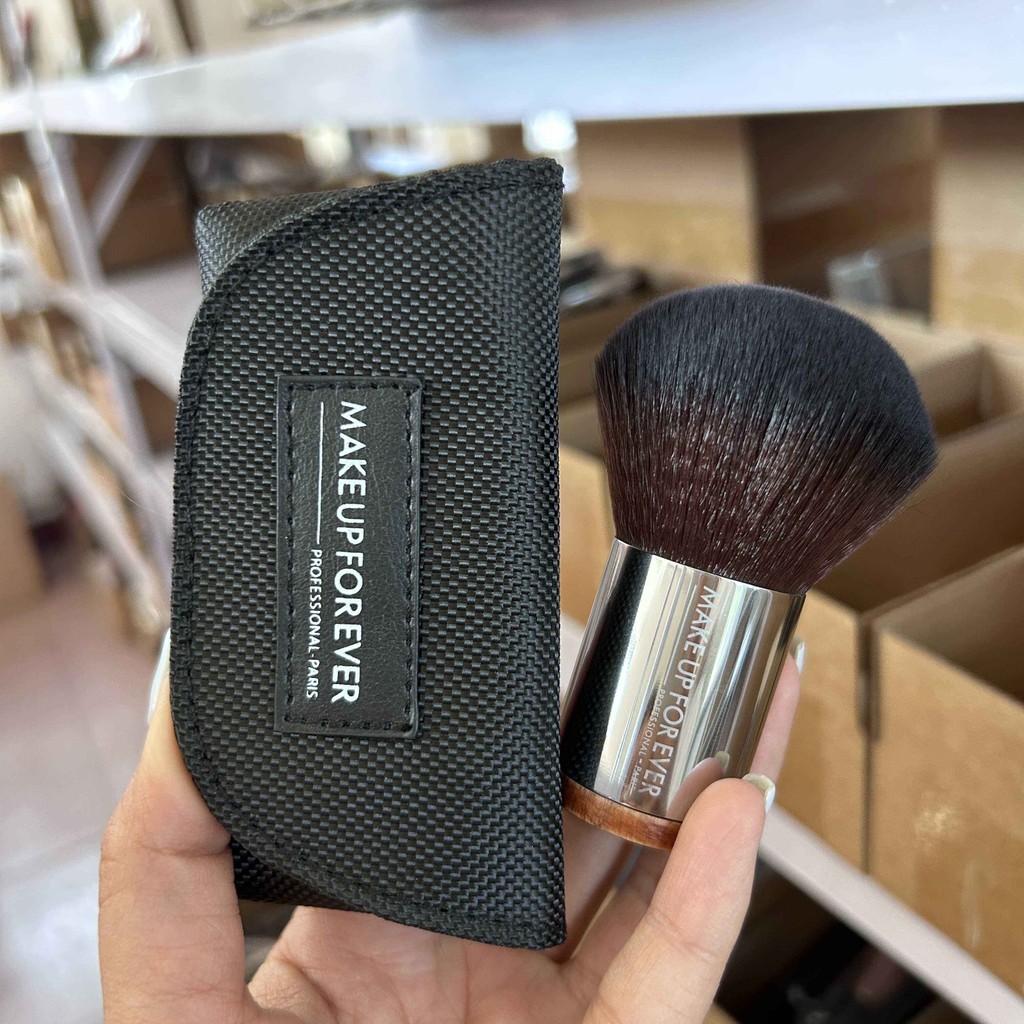 Make up forever Make up forever 124 แปรงแป้งฝุ่นแบบพกพาพร้อมกระเป๋า Travel Pack แปรงแป้งฝุ่น แปรงปัด