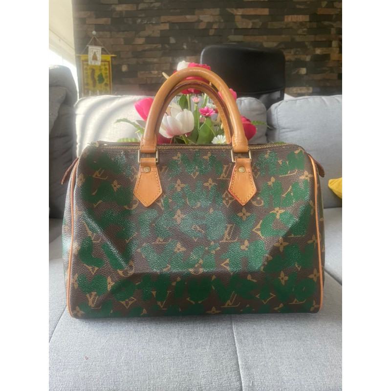 2024  Louis Vuitton Speedy 30 Graffiti มือสอง