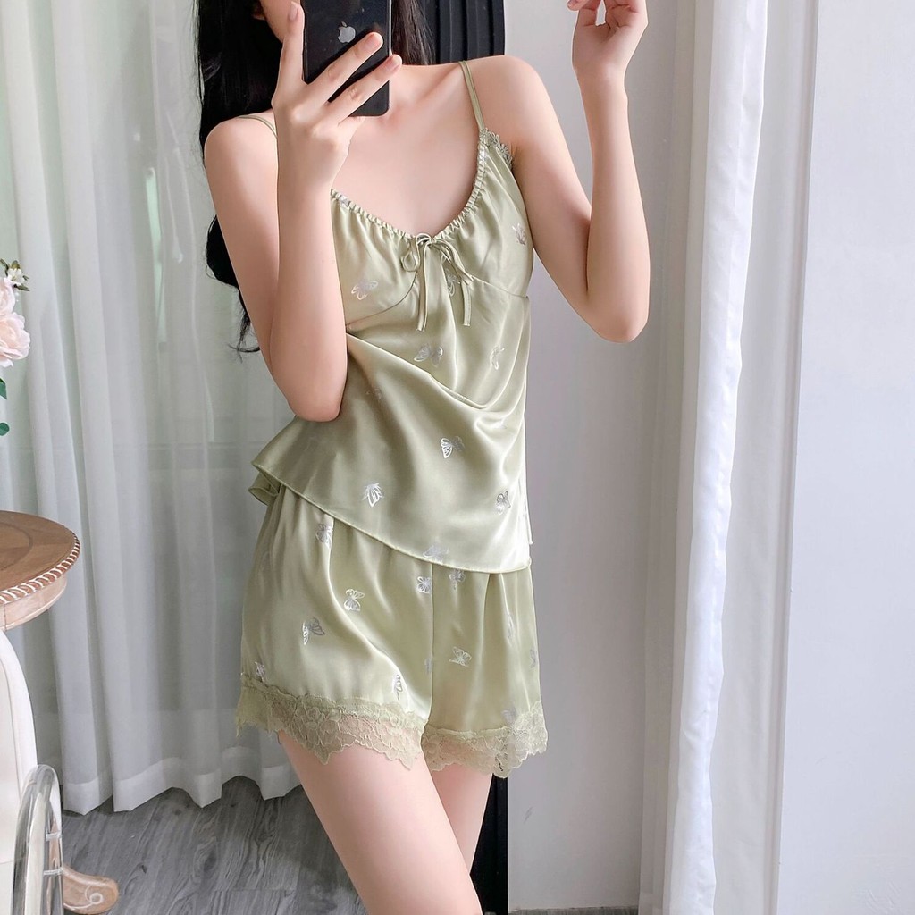 ชุดนอนเซ็กซี่ผู้หญิงลูกไม้ ผ้าไหมน้ําแข็ง Camisole กางเกงขาสั้นสองชิ้น พร้อมแผ่นรองหน้าอก