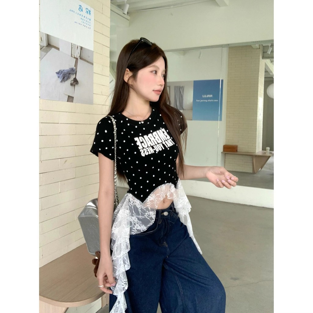 หวานเผ็ดลายจุดลูกไม้เย็บลําแสงเสื้อยืดผู้หญิงฤดูร้อนสไตล์ใหม่ไม่สม่ําเสมอสลิมฟิตสลิมม