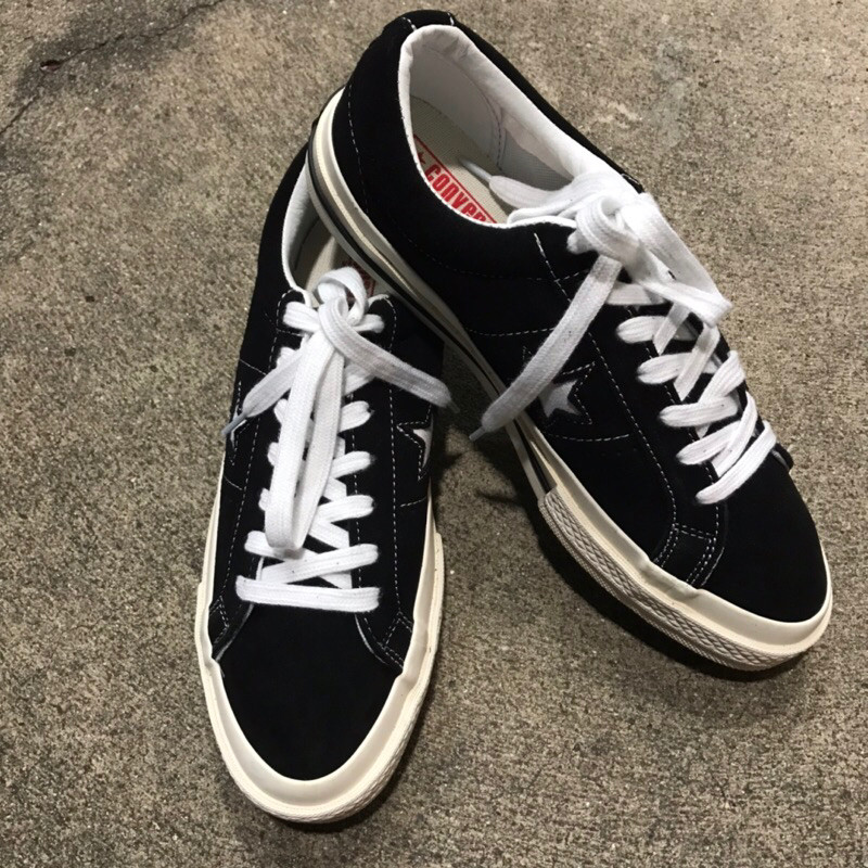 ♞ขายรองเท้า CONVERSE ONE STAR  JAPAN  สีดำ ป้ายดำ  เป็นงานญี่ปุ่นครับ สภาพใหม่พื้นเต็ม Size " 41 /