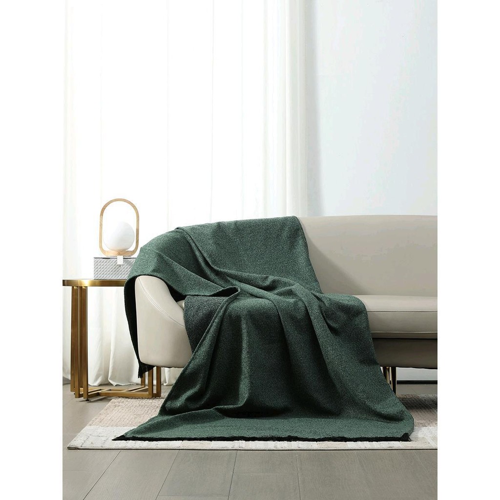 Modern minimalist Suzhou style carpet hotel villa model room bed, towel tail sofa, soft bedroom carp