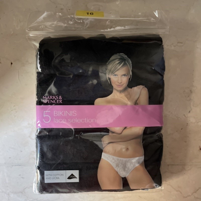 กางเกงชั้นในลูกไม้ Marks & spencer