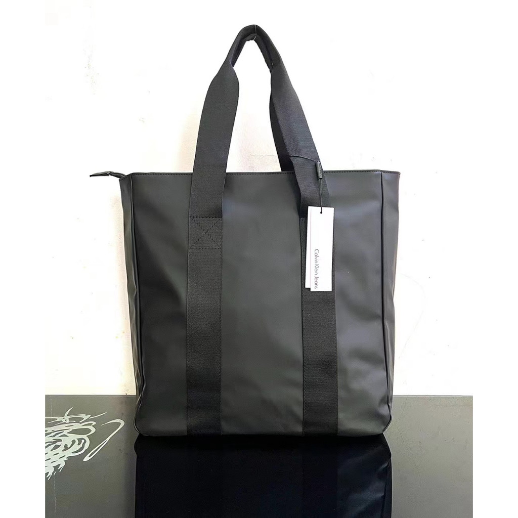 Calvin Klein Jeans CK Tote Bag กระเป ๋ าถือซิปความจุขนาดใหญ ่