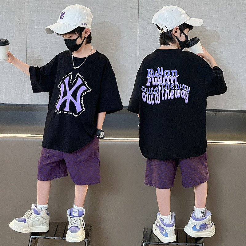 Cokids🍄 ชุดฤดูร้อนเด็กผู้ชายชุดสูทสุดเท่และหล่อ 2025 เด็กใหม่ขนาดใหญ่ของเด็ก ๆ เสื้อผ้ากางเกงขาสั้