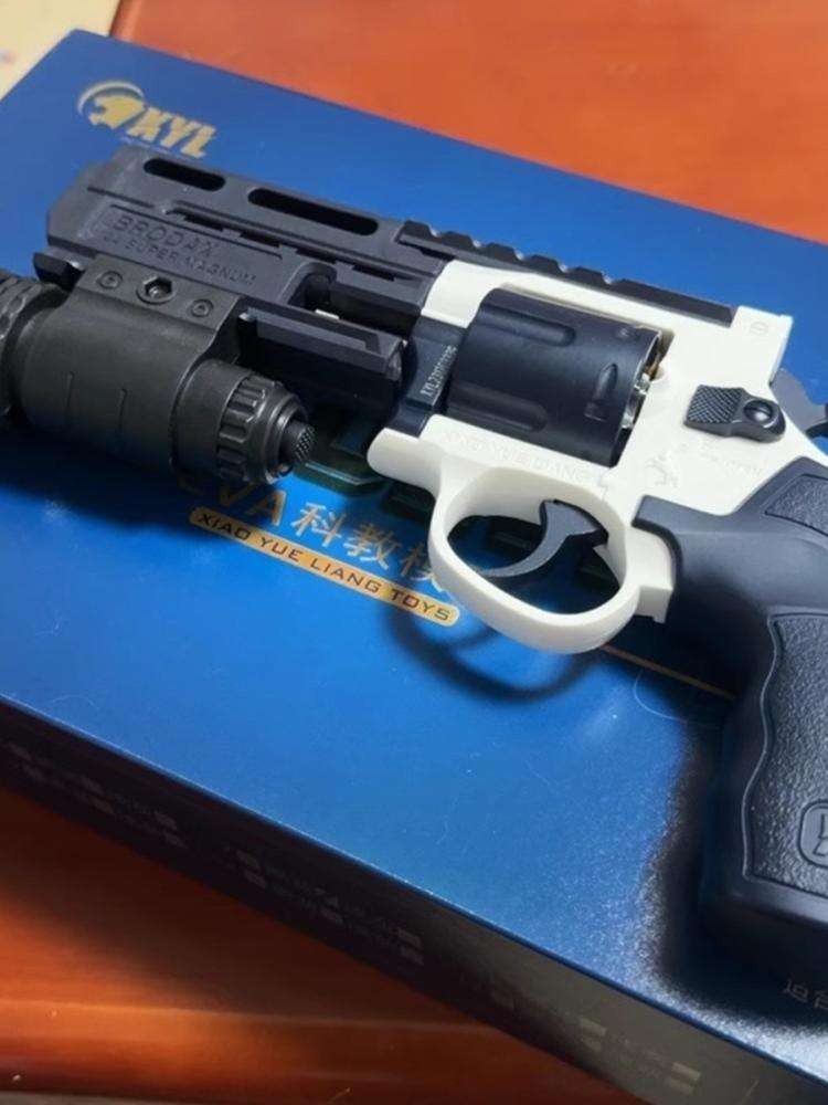 Revolver BRODAX44 กระสุนอ่อน โลหะผสมสำหรับดีดเปลือกเด็ก