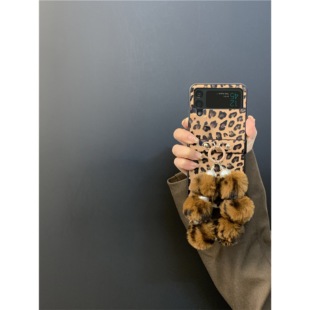 หรูหราเสือดาวรูปแบบ Phoen กรณี Hairball สร้อยข้อมือมุกสําหรับ Samsung Galaxy Z Flip 7 fe Z Flip6 ZFlip 5 Zflip6 Zflip5 flip7 กันกระแทกปกหลัง