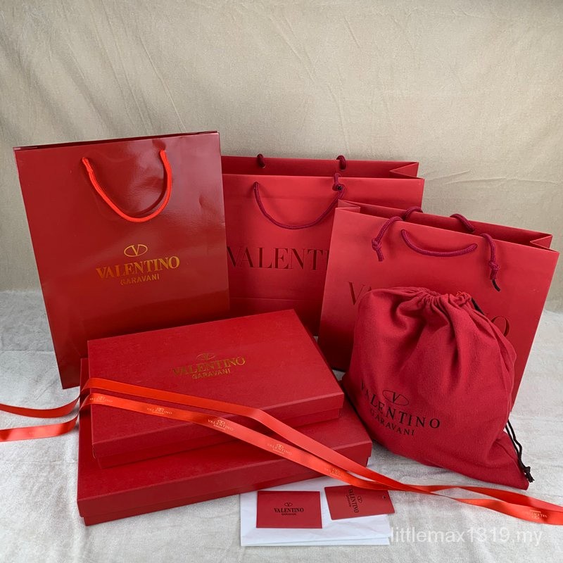 ในสต็อก VALENTINO VALENTINO Boutique เสื้อผ้าเสื้อยืดกล่องของขวัญกระเป๋าถือกระเป๋ากันฝุ่นกระเป๋าผ้าร