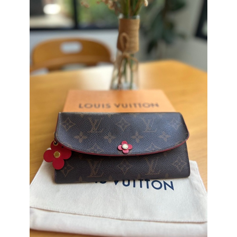 2024 กระเป๋าสตางค์ Louis Vuitton Emilie Wallet แท้ 100% จาก Shop เยอรมัน