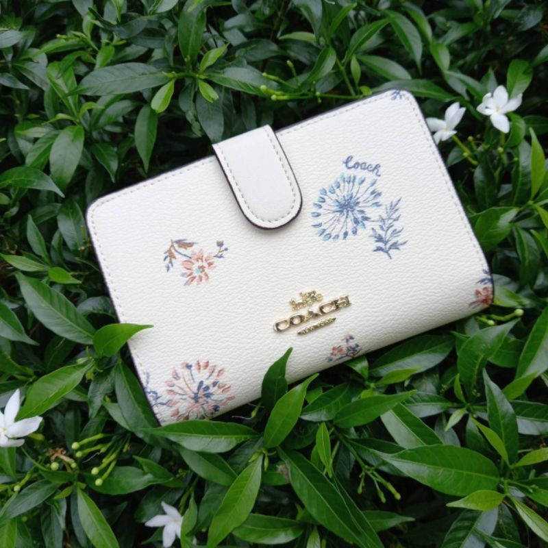 ♞ส่งฟรีกระเป๋าสตางค์ ใบสั้น Coach แท้ สีขาว ลายดอก น่ารัก กระเป๋าเงินใบสั้น ผู้หญิง กระเป๋าตัง opi