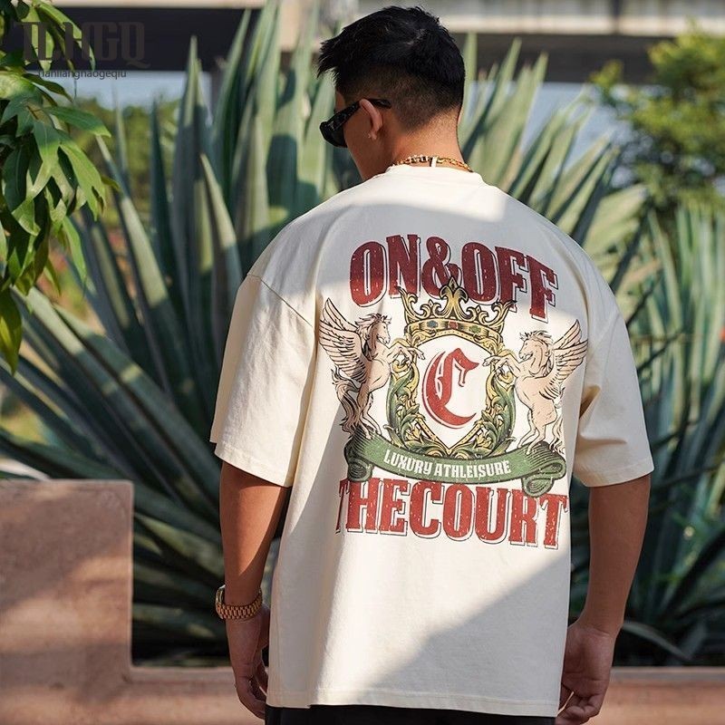 ♞ผู้ชาย American Street Retro พิมพ์หล่อแขนสั้นคอเล็กชุดคู่ผ้าฝ้ายแท้ cvb