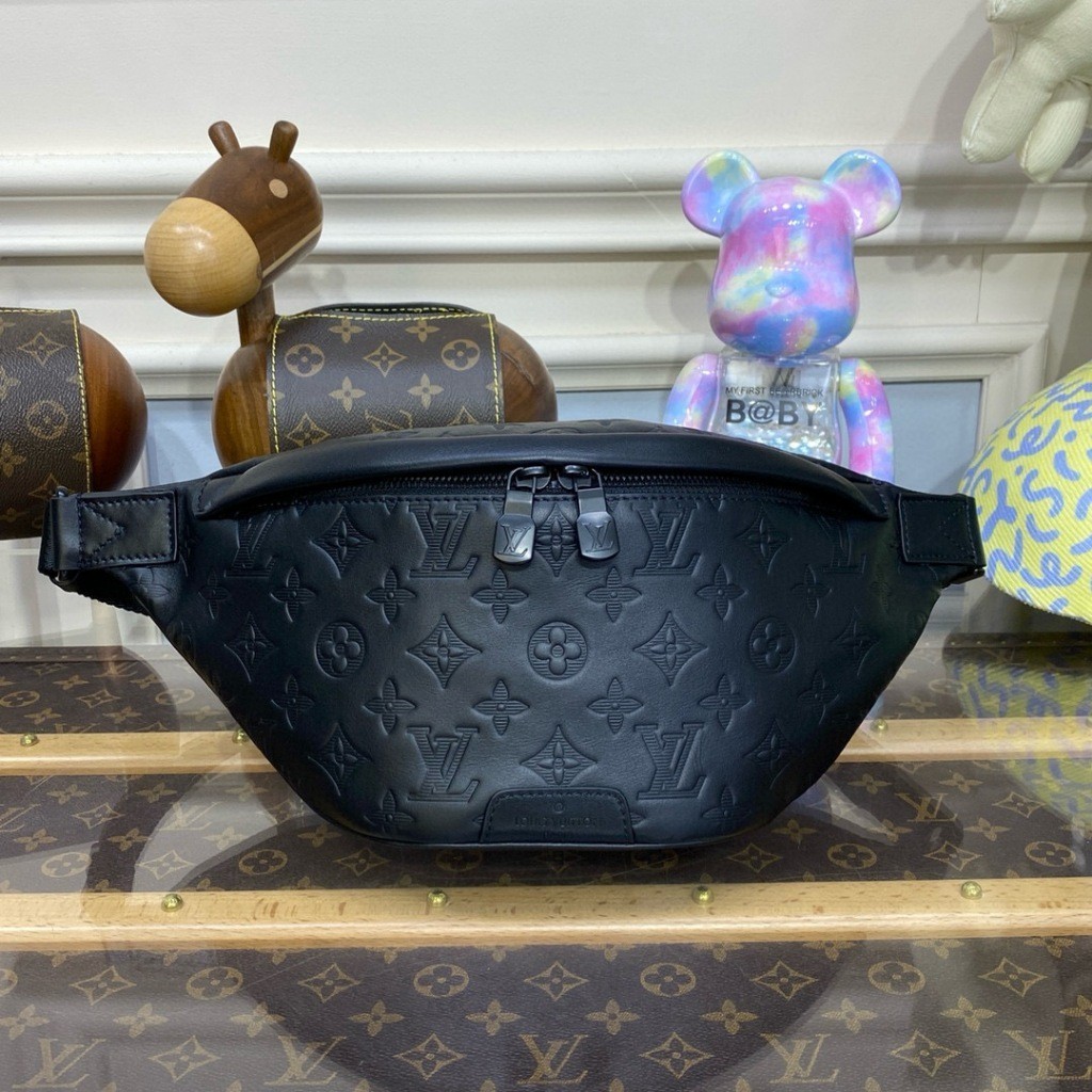 Pre order ราคา6800/7100 LV Louis Vuitton Discovery กระเป๋าคาดเอว bumbag M46036/M44388 กระเป๋าคาดอก