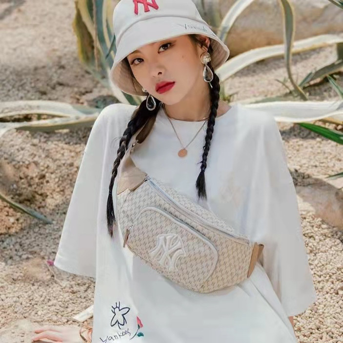 ,,MLB (พร้อมส่ง) กระเป๋าคาดอกMLB  กระเป๋าNY  ของแท้% yutj