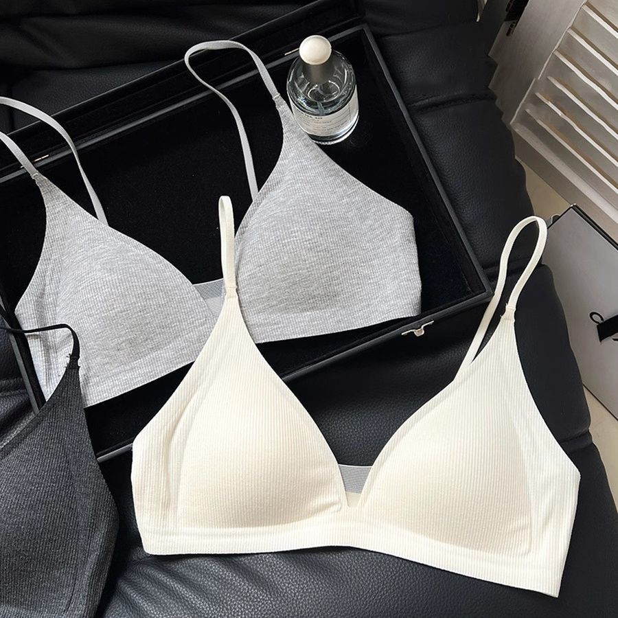 สามเหลี่ยมถ้วยหน้าอกใหญ่ชุดชั้นในขนาดเล็กสายคล้องไหล่บางถ้วยบางลึกโวลต์เกลียวไร้รอยต่อชุดชั้นในหลังสวย