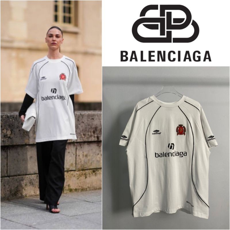 เสื้อยืดแขนสั้น Balenciaga Paris Soccer T-Shirt (สีขาว)