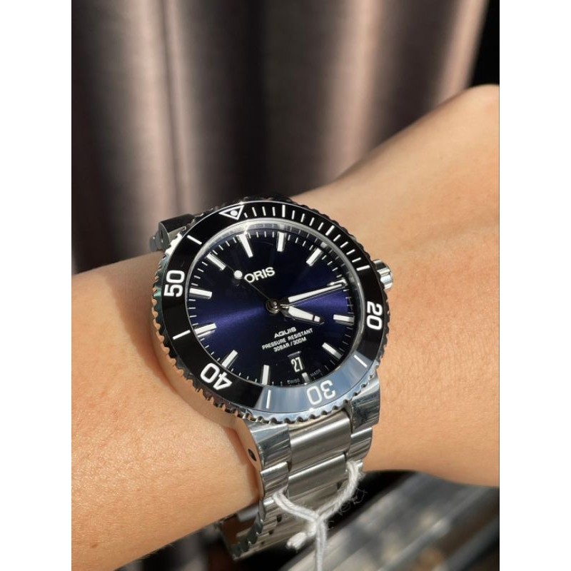 นาฬิกาแท้Oris Aquis Date Blue 43.5mm Stainless Bracelet