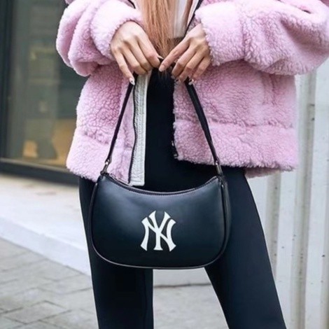 ♞MLB (พร้อมส่ง) กระเป๋า MLB HOBO BAG กระเป๋าสะพายข้างรุ่นใหม่ ของแท้% FCFD