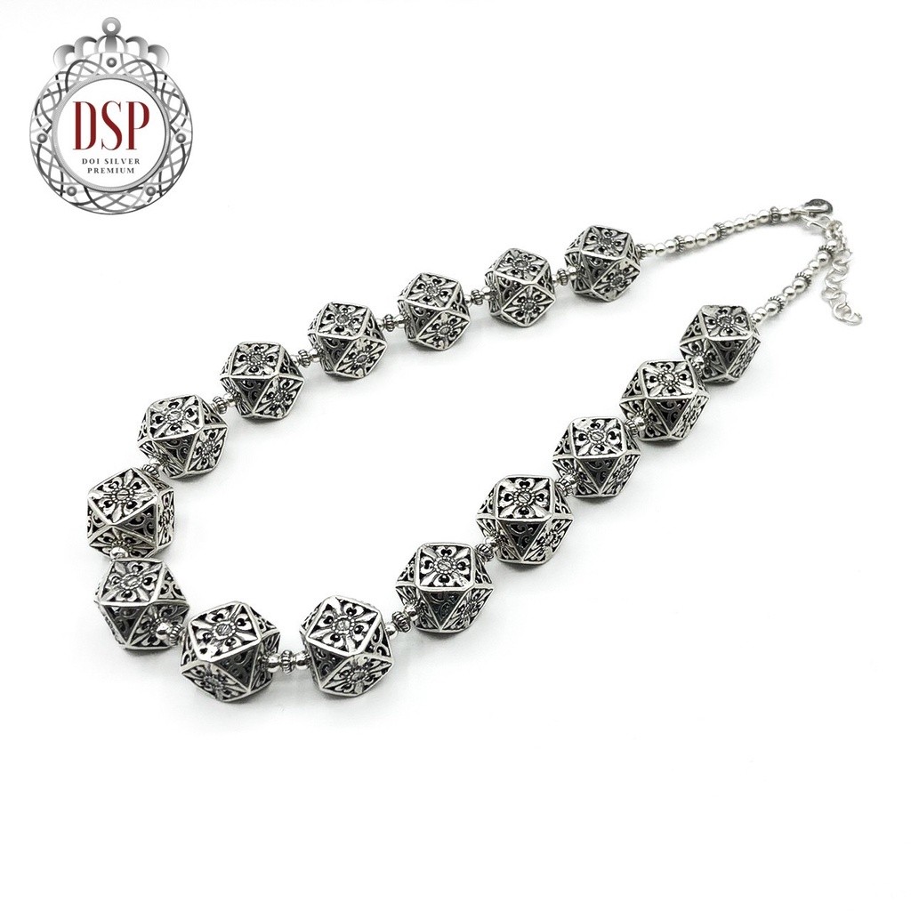 กรุณาสอบถามสต๊อคก่อนสั่งซื้อ สร้อยคอร้อยลูกเต๋าเงินตอกฉลุลายดอกไม้ เงินแท้ 925 [CFS0001]