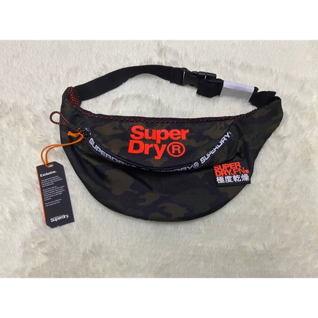 กระเป๋าคาดอก Superdry 1,900 25 x 17 x 8 cm