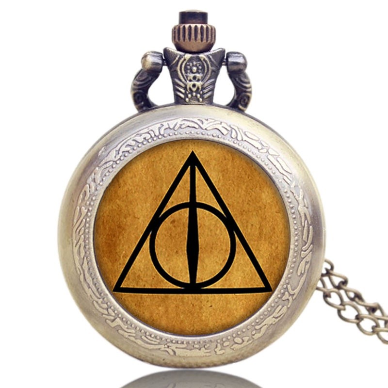 ในสต็อก โลหะผสมโบราณ Harry Potter Luna Triangle the Deathly Hallows Quartz Pocket Watch Chain