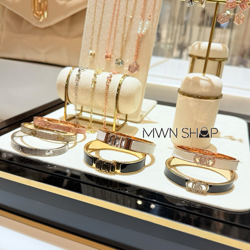 Lyn มีโค้ดลด30% jewelry สร้อยข้อมือ,กำไล,สร้อยคอ เครื่องประดับ พร้อมกล่อง ของแท้จากชอป