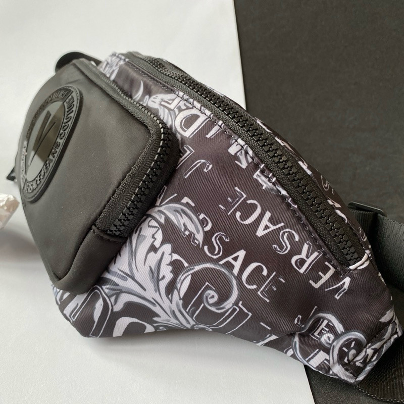 กระเป๋าคาดอก versace jeans couture belt bag ผ้าไนล่อน สีดำเทา คาดเอว unisex คาดอก