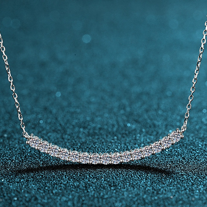 จริง Moissanite 0.45ct 0.9ct Smiley Design Round Cut White D สร้อยคออินเทรนด์ใน S925 Silver Platinu